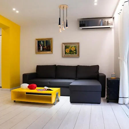 Enxhi's تيرانا